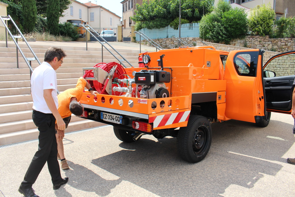 Un nouveau véhicule pour le CCFF Ville de Flayosc Première porte du